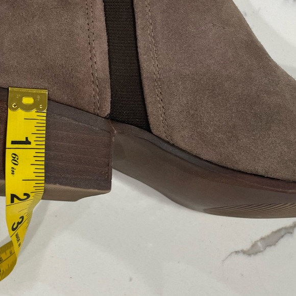 Steve Madden Pullon Taupe Suede Boots, Size 8.5 - Picture 8 of 8
